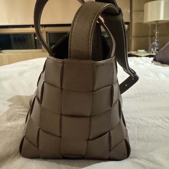 Bottega Veneta Taupe Bowling Cassette Bag - Picture 4 of 14